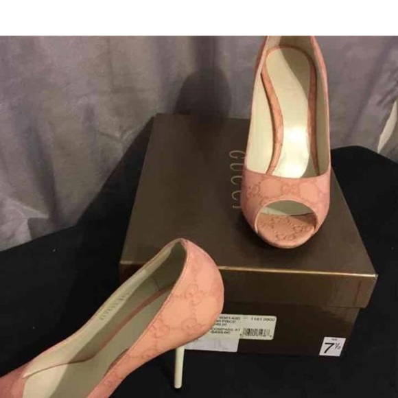 AUTHENTIC Gucci stiletto peep toe heels rose  w GG - Picture 4 of 4